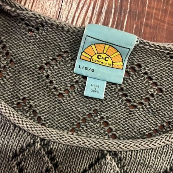 Like NEW C&C California Large Gray Sweater - Light Knit Long Sleeve - Picture 2 of 2